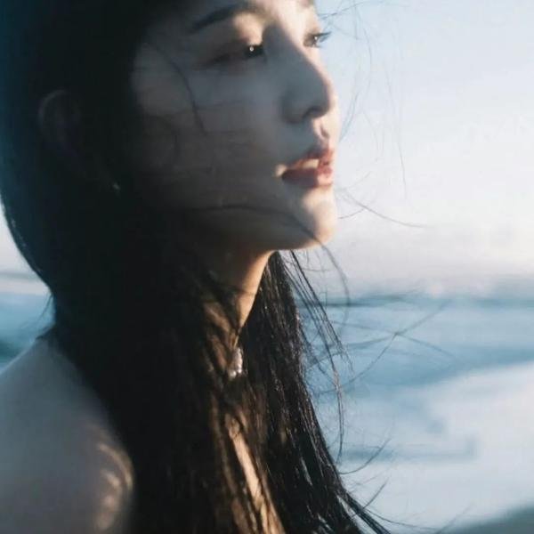 海坐下来时没有风
